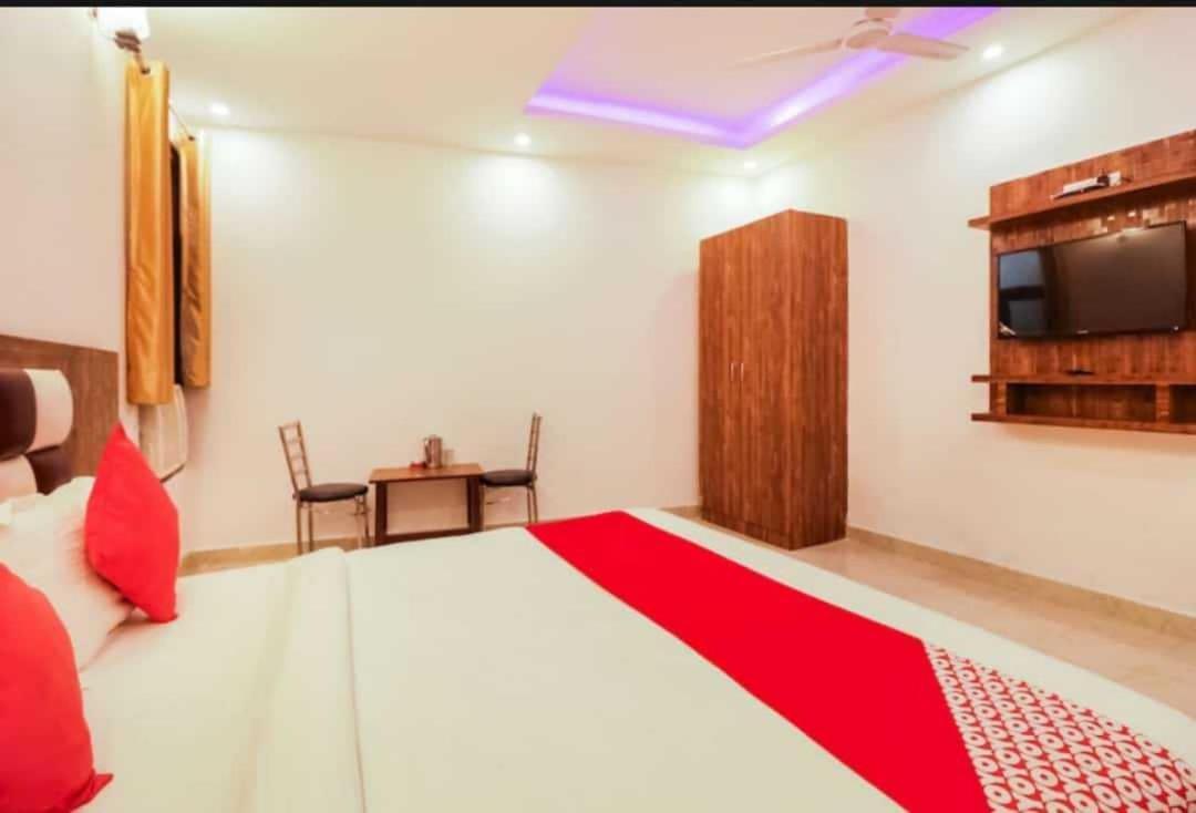 Pop Airport Golden Hotel