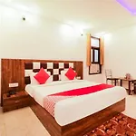 Pop Hotel Airport Golden
